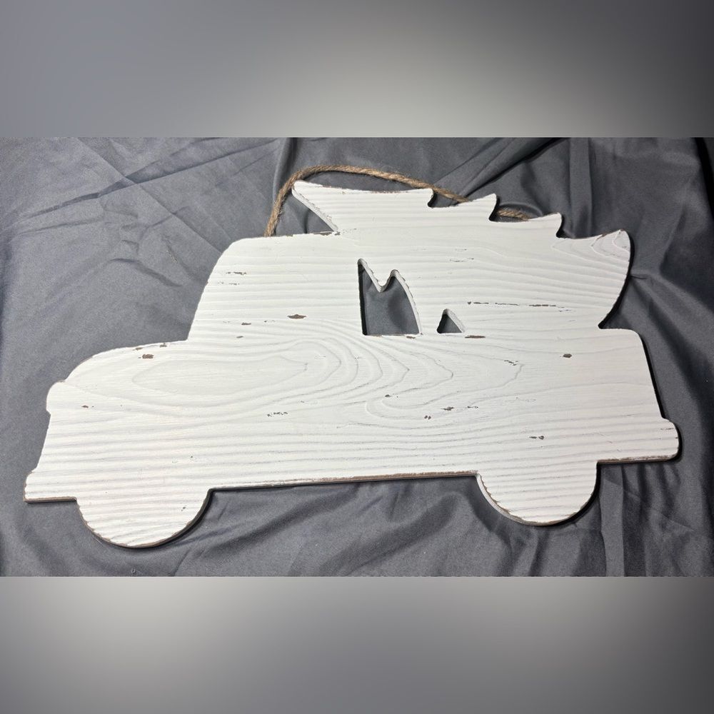 ☃️❄️☃️ New Unfinished Wooden  Sign shaped like a truck carrying a Christmas tree